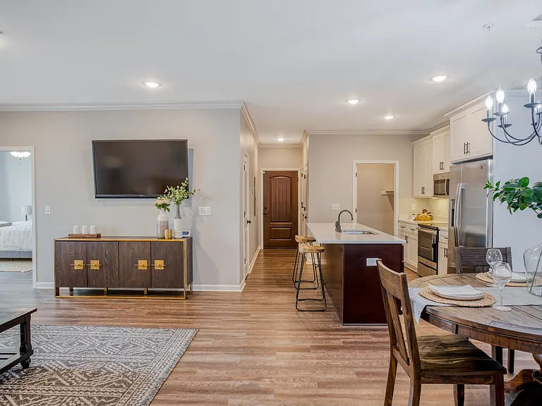 The Landing at Greensborough Village — Photo 10