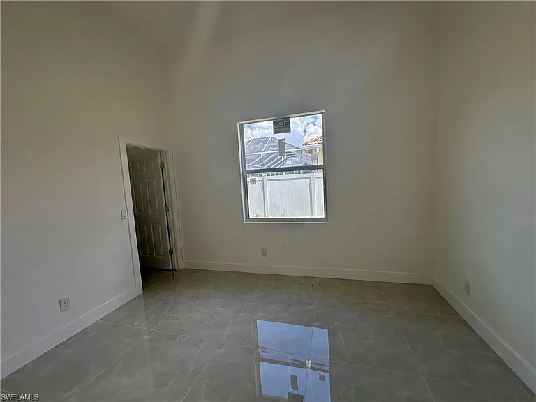 2220 SE 18th Ave — Photo 9