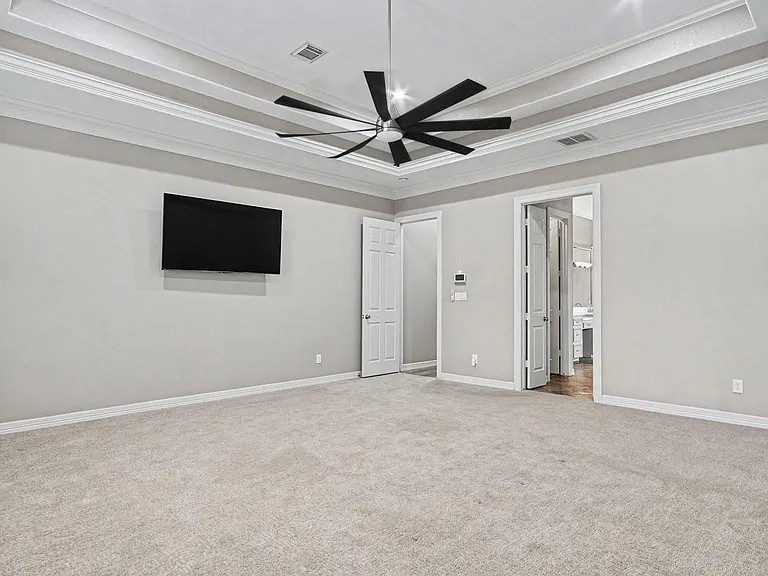 15569 Crown Oaks Dr — Photo 18