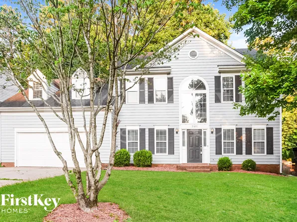 7031 Reedy Creek Rd, Charlotte, NC 28215