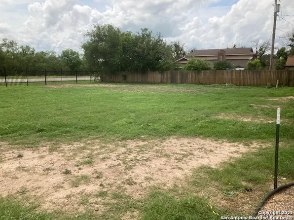 139 Sutton Place-Lot #30 LOT 30, Uvalde, TX 78801