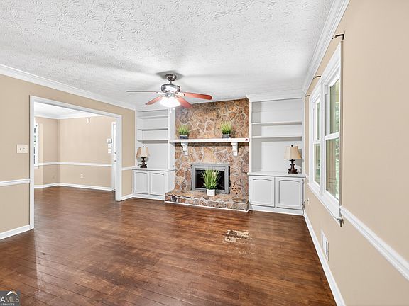 4th image of 262 Harmony Grove Rd