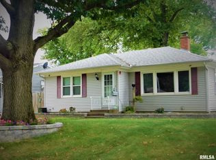 2215 5th St, East Moline, IL 61244