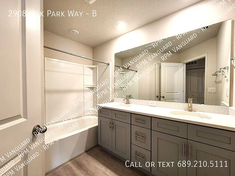 2908 Oak Park Way #B — Photo 13