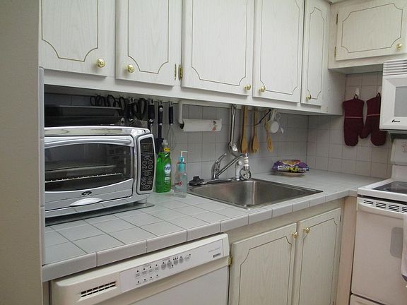 5th image of 58 Hastings #D
