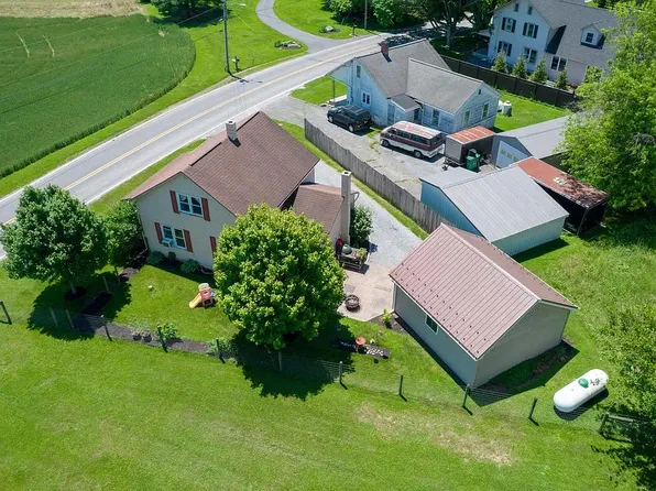 44 S Soudersburg Rd, Ronks, PA 17572