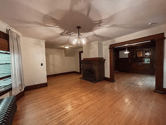4th image of 2627 Humboldt Ave S