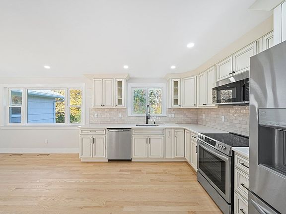 5th image of 81 Short St