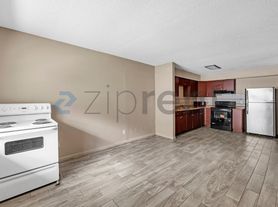 8117 N Mulberry St, Tampa, FL