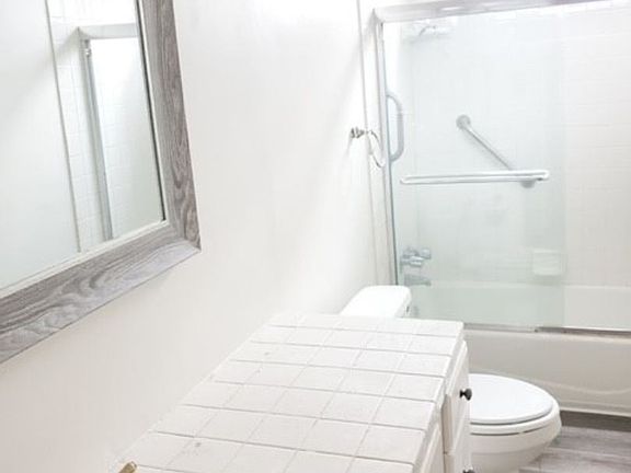 2nd image of 5250 Zelzah Ave APT 2A