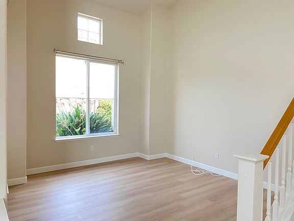 4th image of 699 Freesia Dr