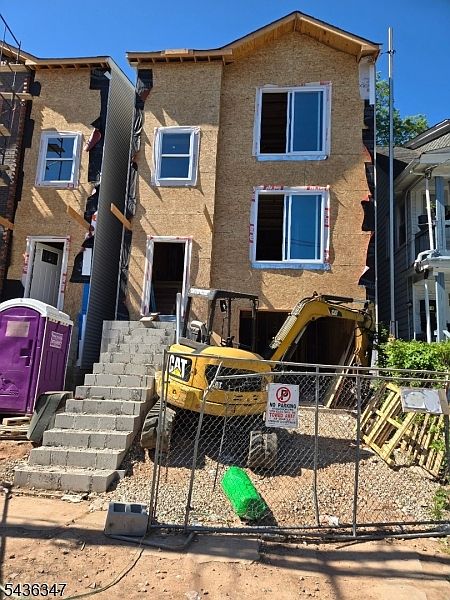 1st image of 16 Cliff St