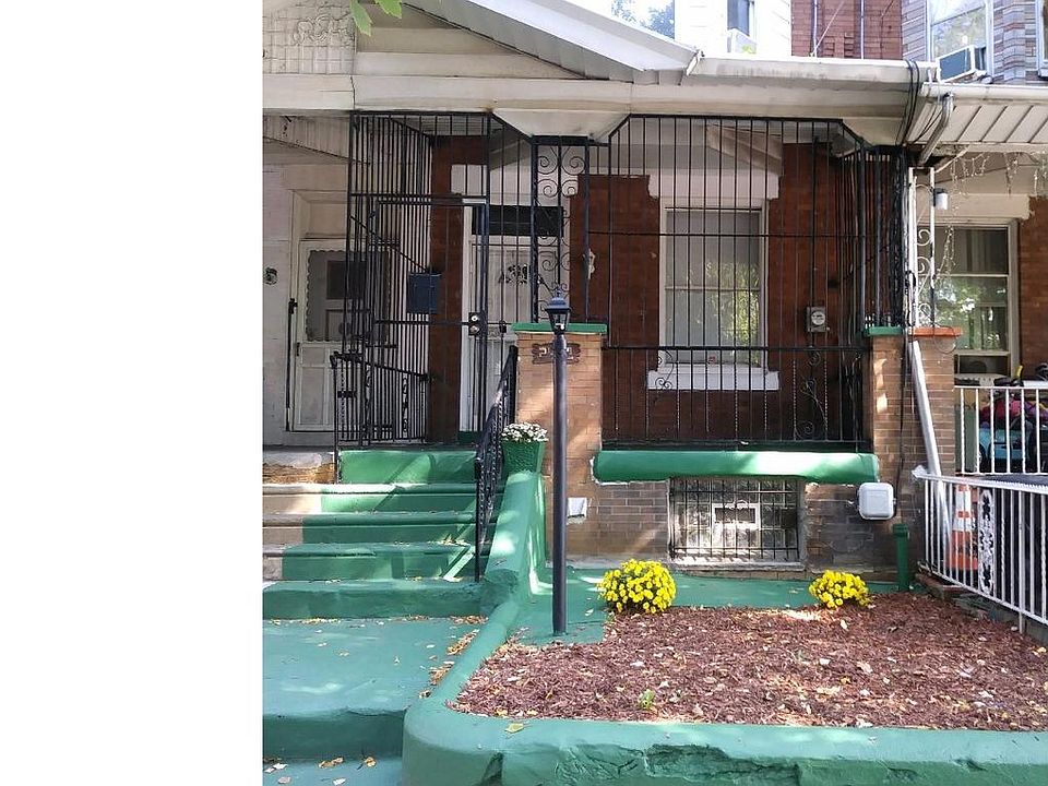 1st image of 2421 W Hagert St