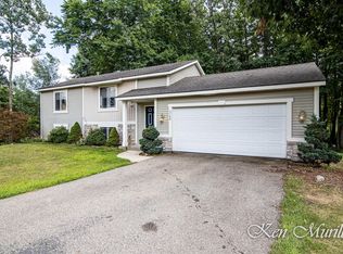 3168 Rolling Oaks Ct, Hamilton, MI 49419