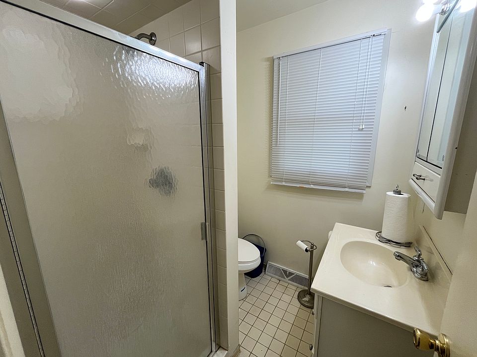 1st image of 822 Grant Ave