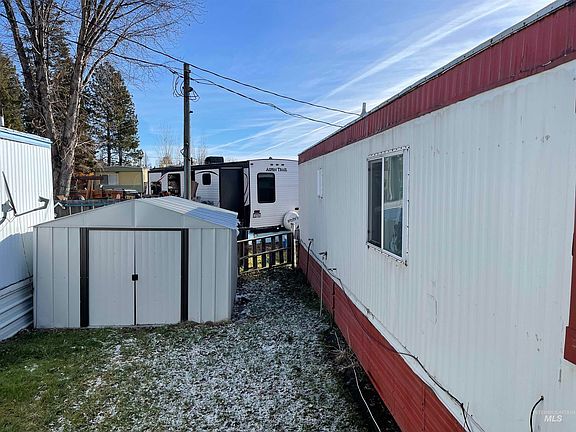 2nd image of 913 W Palouse River Dr Trailer 26