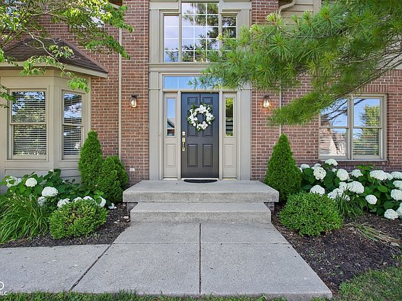 3rd image of 3155 Jason St