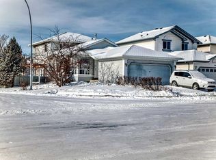 302 E Applewood Dr SE, Calgary, AB T2A 7V4