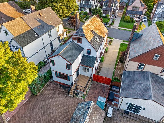 2nd image of 46-19 Iris Lane
