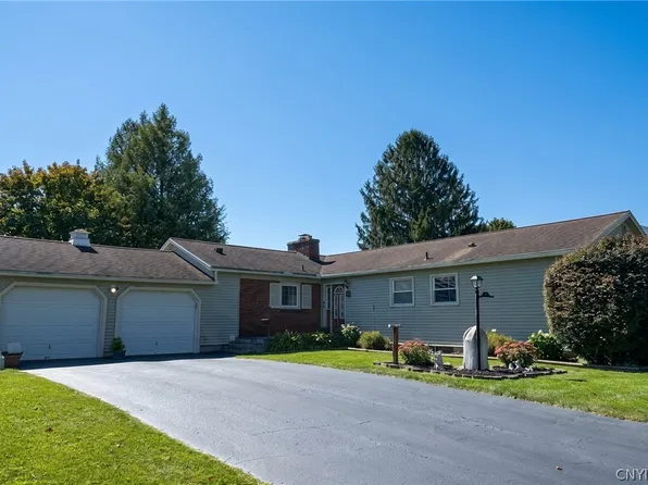 12 Colony Dr, Cortland, NY 13045
