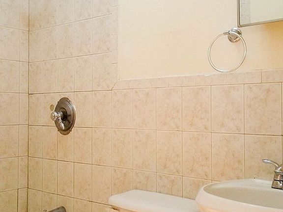 5th image of 872 Dekalb Ave APT 2B