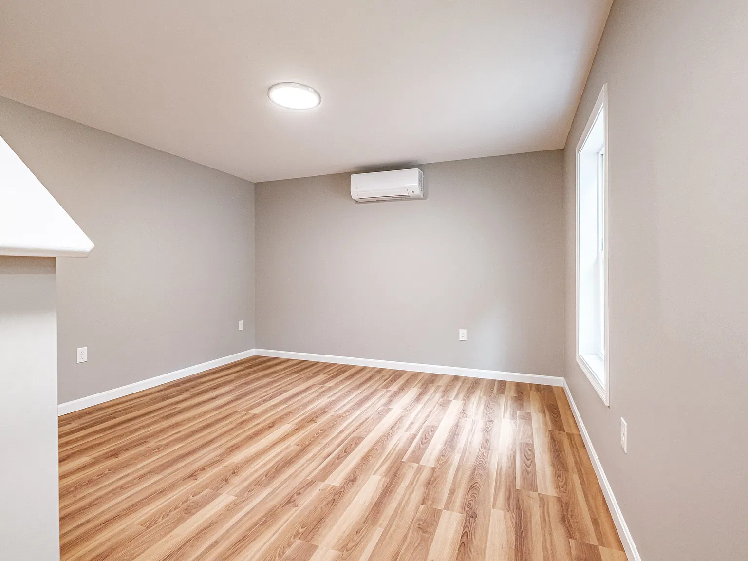 2 bed, 1.5 bath, 1020 sqft, $1,995 — Photo 4