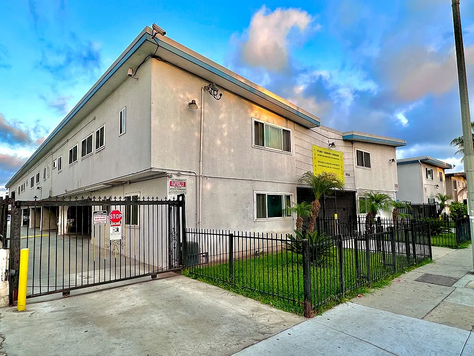 10126-10136 S Felton Ave