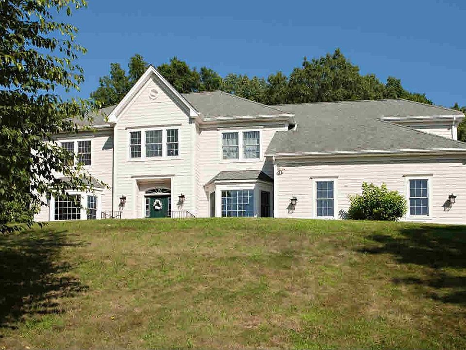 1st image of 11 Moonstone Ln