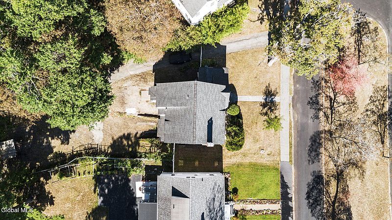 4th image of 1645 Wendell Avenue