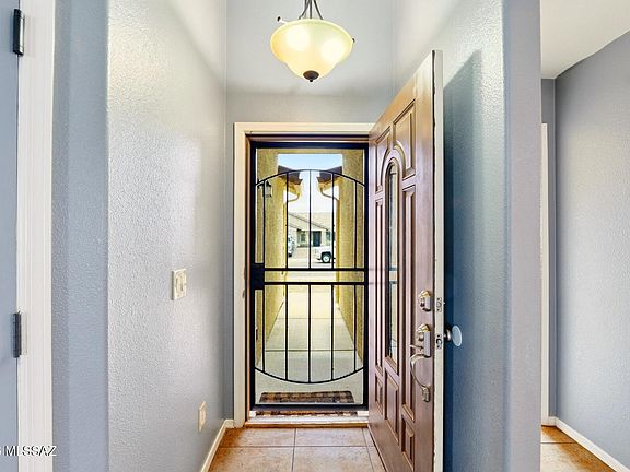 4th image of 619 Temple Dr