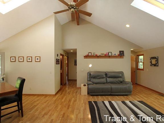 4th image of 8131 Uthe Dr