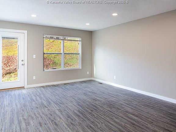 5th image of 253 Berry Ln