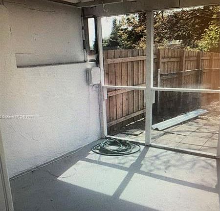 4th image of 345 Sunshine Dr