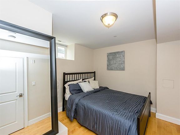 5th image of 11 Sheridan St #1