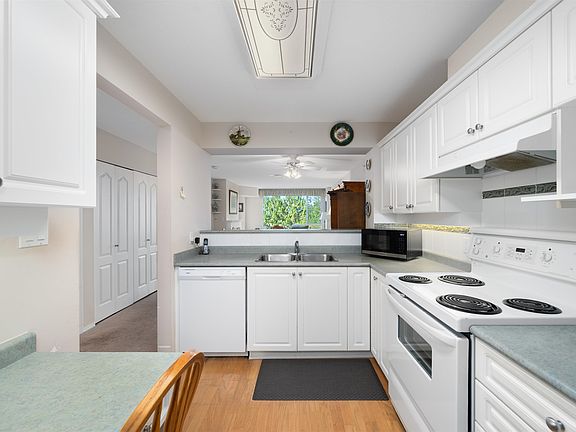 5th image of 12148 224th St #509