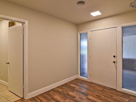 3rd image of 2607 Chase Dr