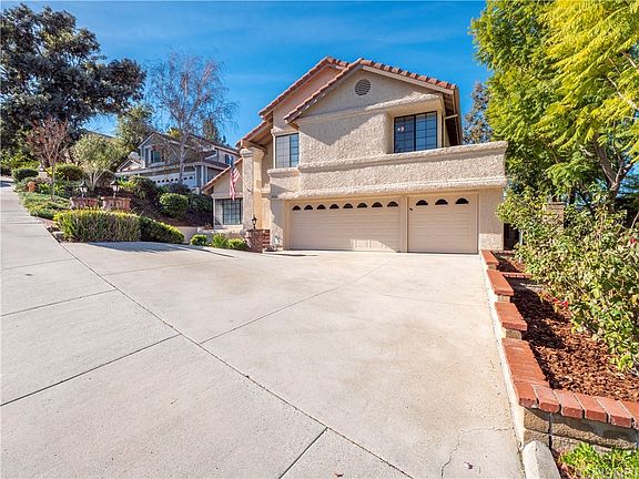 4th image of 24203 Mentry Dr