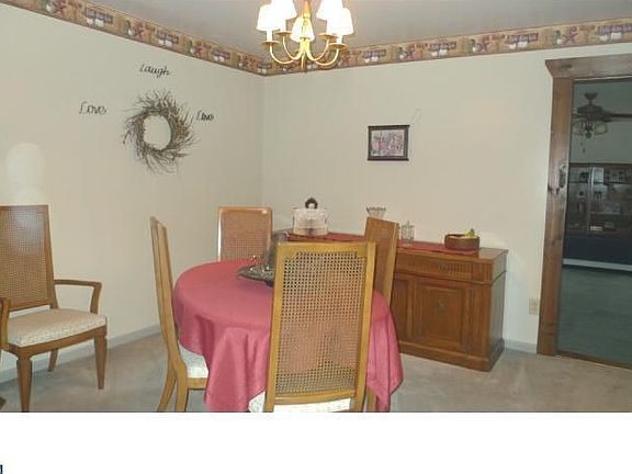 4th image of 11 Lamberts Ln