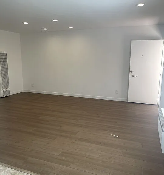 744 Pier Ave #1 — Photo 5