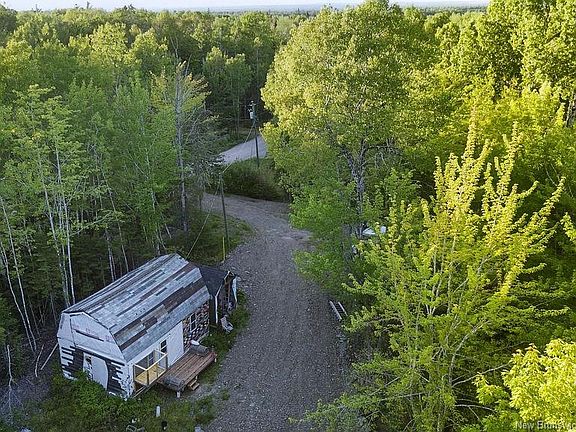 4th image of 12 Thorne Brook Rd