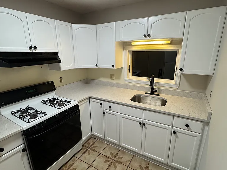 481 Revere St #2 — Photo 2
