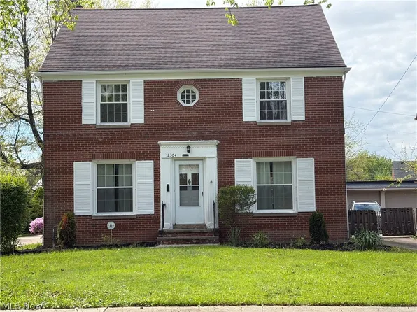 2304 Glendon Rd, University Heights, OH 44118
