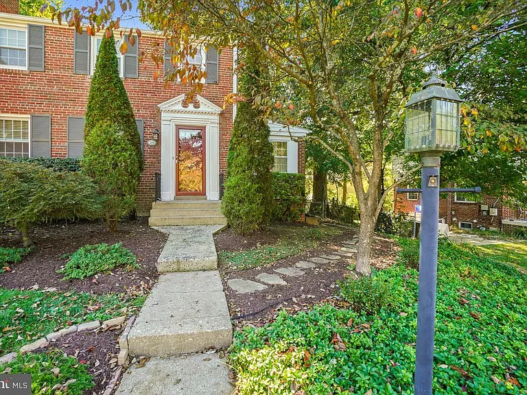 2806 Ivydale St — Photo 3