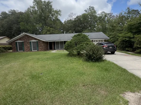 206 W General Stewart Way, Hinesville, GA 31313
