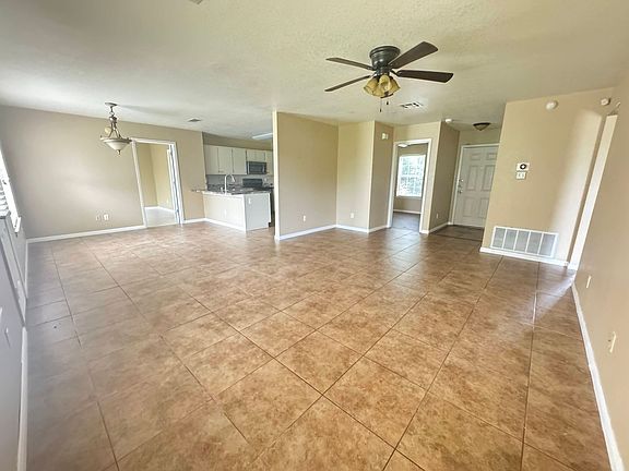 3rd image of 1802 Amethyst Dr