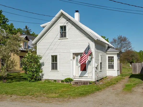 22 Sawyer Street, Phillips, ME 04966