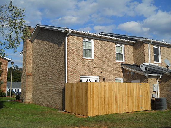 2nd image of 110 Dominion Ct