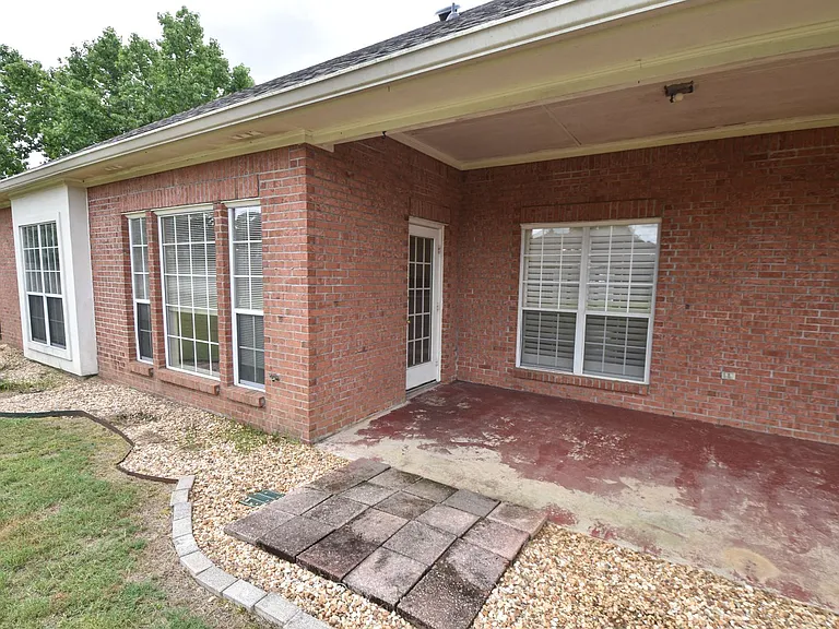 1691 Rambling Brook Ln — Photo 6