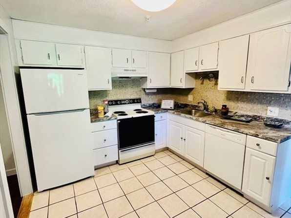 23 Spencer Rd APT 20F, Boxboro, MA 01719