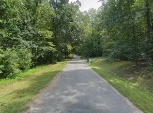 222 Beachcliff Rd, Blackstone, VA 23824